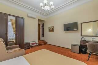 Гостиница Соло на Невском Проспекте Санкт-Петербург Делюкс с кроватью "king-size",джакузи и видом на Рубинштейна-15