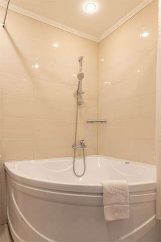 Гостиница Соло на Невском Проспекте Санкт-Петербург Делюкс с кроватью "king-size",джакузи и видом на Рубинштейна-10