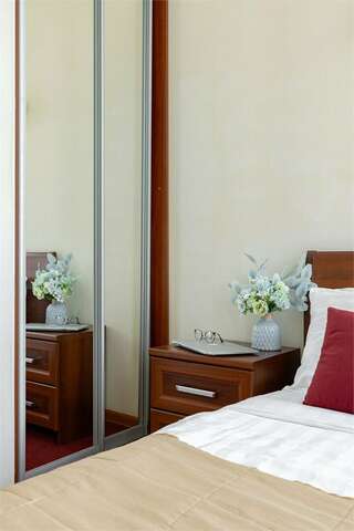 Гостиница Соло на Невском Проспекте Санкт-Петербург Стандарт с 2 раздельными кроватями и видом на Рубинштейна или во двор-3