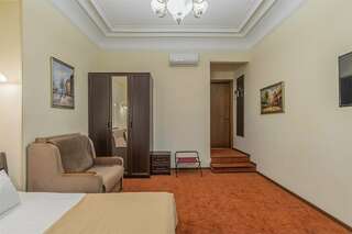 Гостиница Соло на Невском Проспекте Санкт-Петербург Делюкс с кроватью "king-size",джакузи и видом на Рубинштейна-13