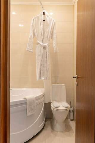 Гостиница Соло на Невском Проспекте Санкт-Петербург Улучшенный номер с 1 кроватью,джакузи и видом во двор-12