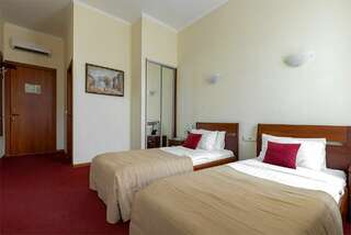 Гостиница Соло на Невском Проспекте Санкт-Петербург Стандарт с 2 раздельными кроватями и видом на Рубинштейна или во двор-6